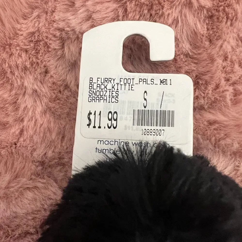NWT  Cute Baby Snoozies Kitten slippers. Size 0-3mos